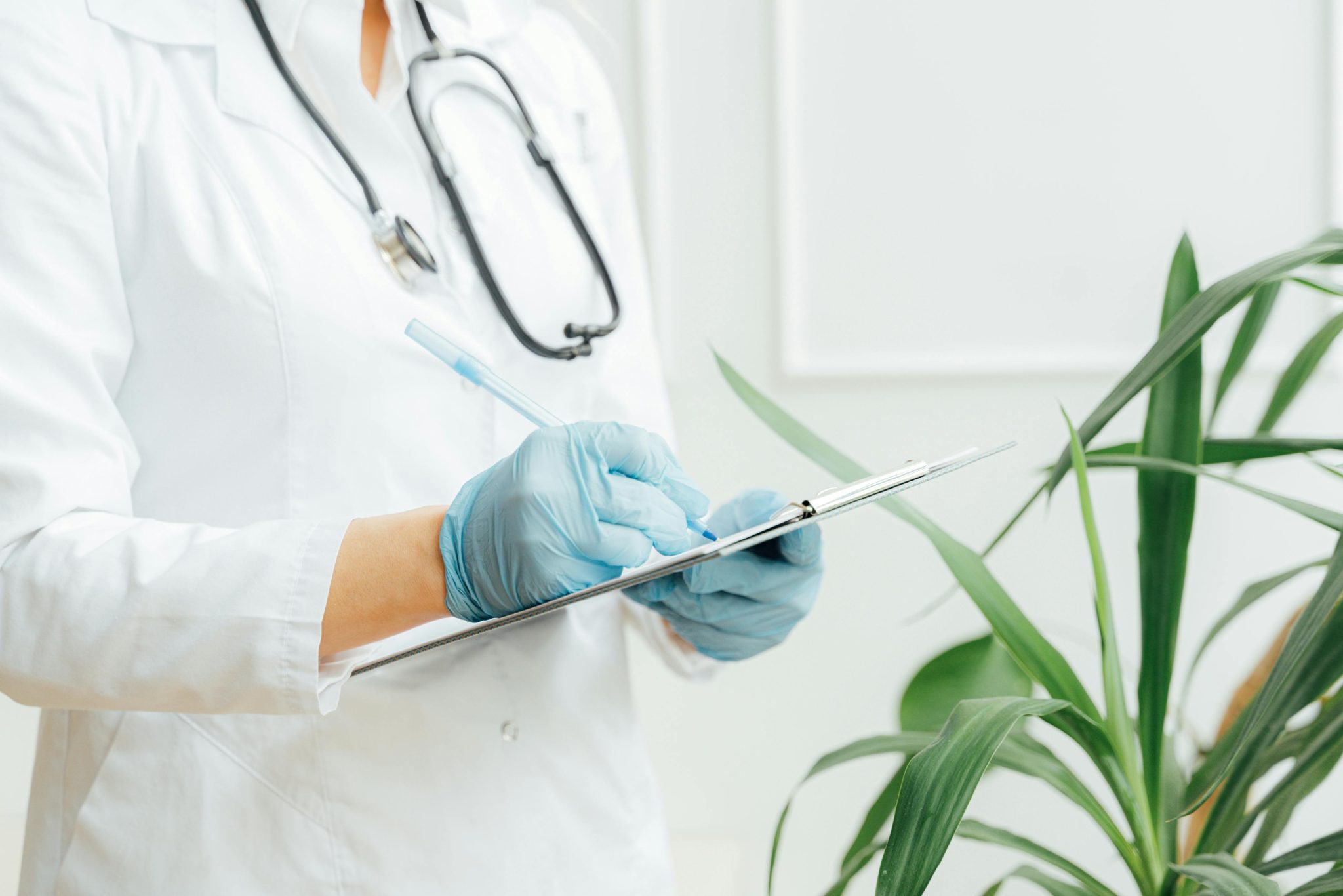 IRCC introduces mandatory upfront medical exams for Express Entry permanent residence applications starting August 2025